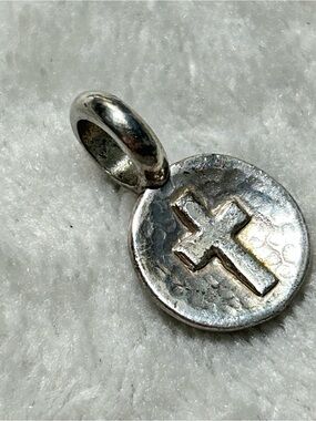 Brighton token reversible cross “believe”charm